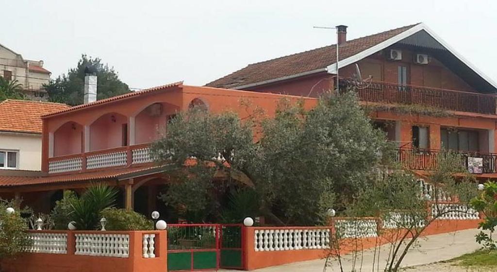 Guest House Bocac Sali Rum bild